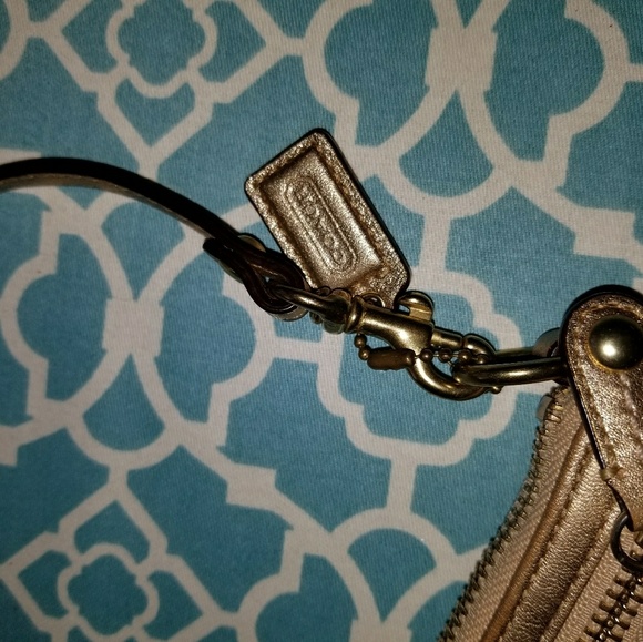 COACH - Picture 2 of 5